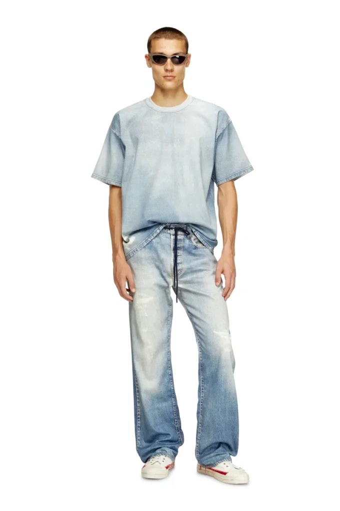 d-box jogg T-shirt in printed bleach-effect JoggJeans d-box jogg T-shirt in printed bleach-effect JoggJeans