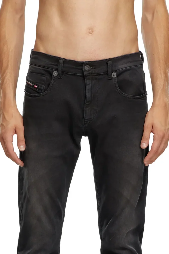 slim 2060 d-strukt joggjeans® 0670m Find nearest store slim 2060 d-strukt joggjeans® 0670m Find nearest store