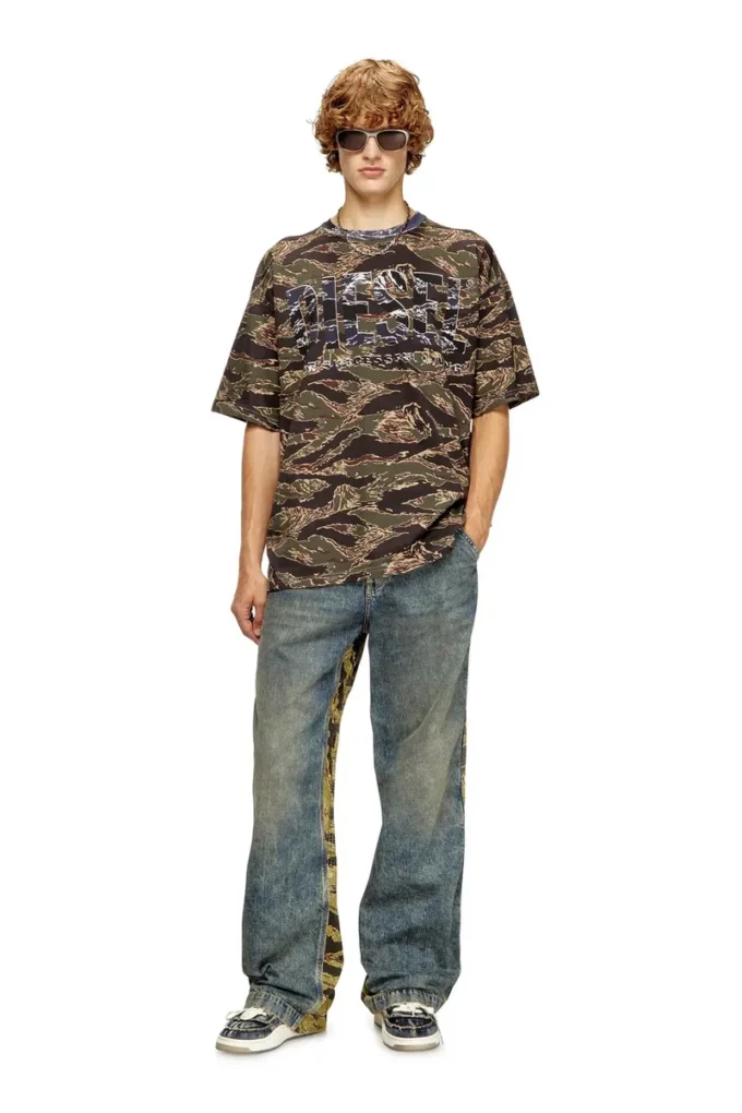 t-boxt-t22 Camo T-shirt with camo logo t-boxt-t22 Camo T-shirt with camo logo
