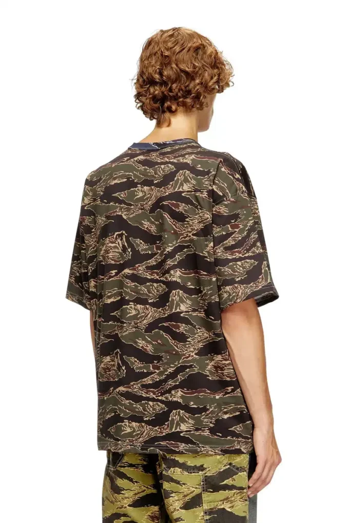 t-boxt-t22 Camo T-shirt with camo logo t-boxt-t22 Camo T-shirt with camo logo