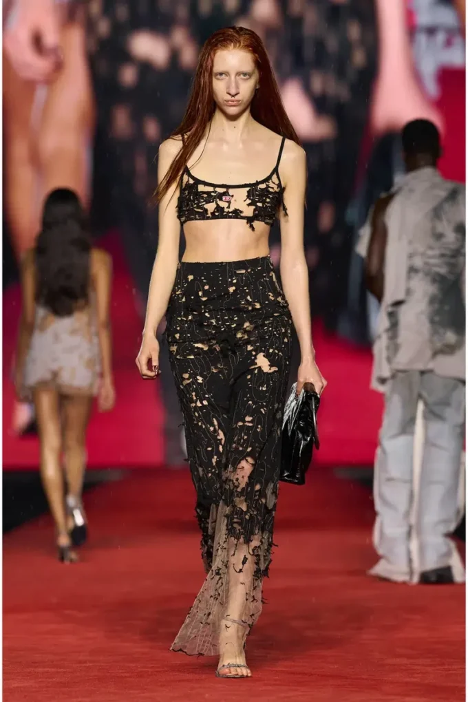 t-bra-dev Tulle bra top with destroyed jersey t-bra-dev Tulle bra top with destroyed jersey