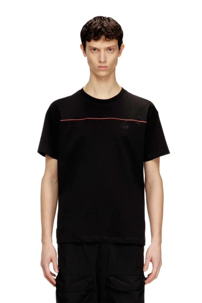 t-norm-piping T-shirt with contrast piping t-norm-piping T-shirt with contrast piping